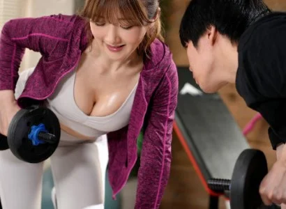 Chàng trai số hưởng và cô nàng PT gợi cảm làm tình